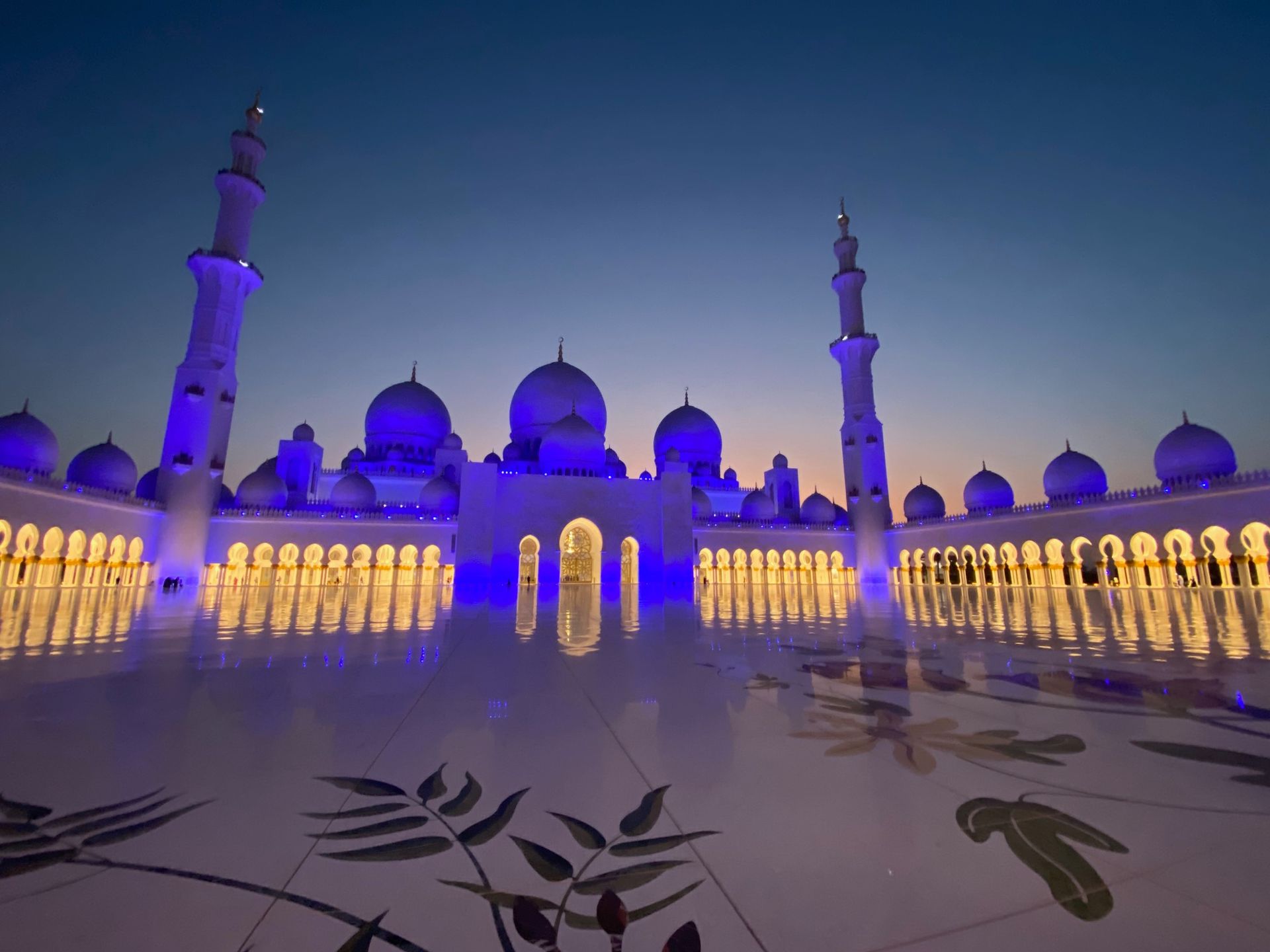 Sightseeing in Abu Dhabi 5 IMG 8514 1920w 1